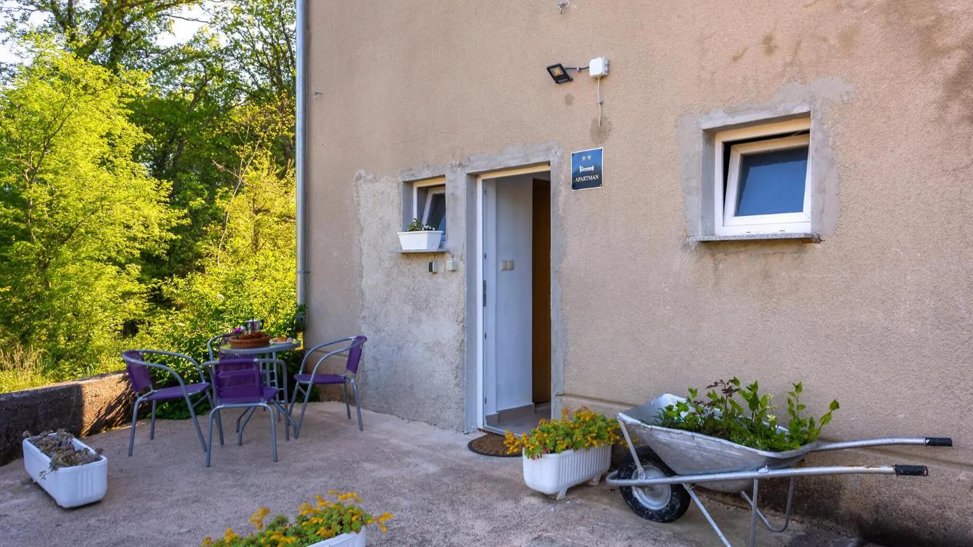 Pet Friendly Apartment In Risika With Wifi